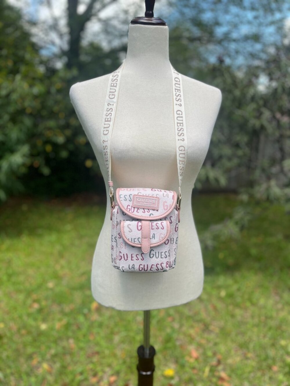 GUESS Juniper Pink Logo Print Phone Crossbody Mini Purse Wallet Bag - Picture 4 of 15